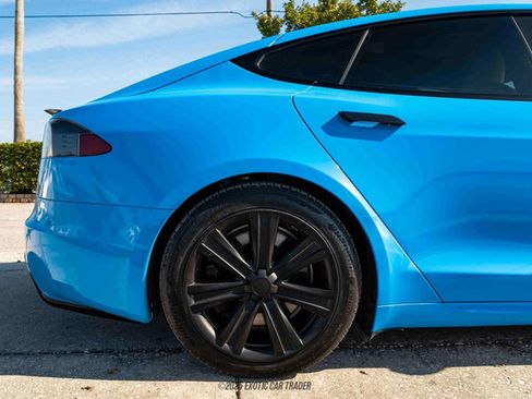 Used 2022 Tesla Model S Plaid image 10