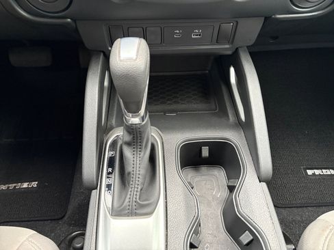 Used 2023 Nissan Frontier SV image 15