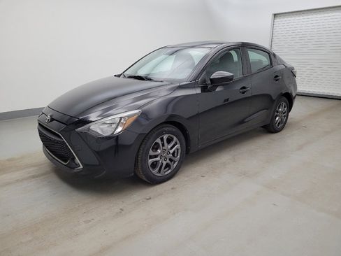 Used 2019 Toyota Yaris LE image 2
