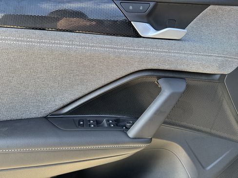 Certified 2025 Volkswagen Tiguan S image 38