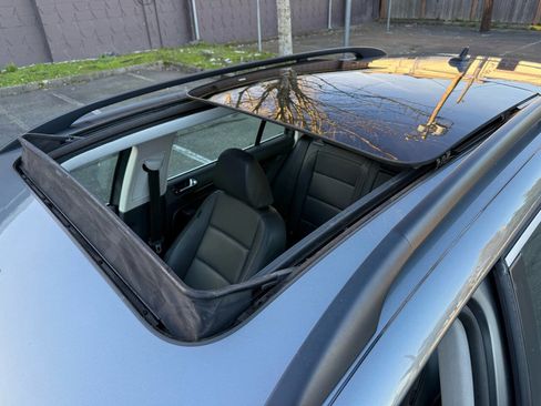 Used 2010 Volkswagen Jetta TDI image 42