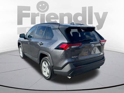 Used 2021 Toyota RAV4 LE image 7