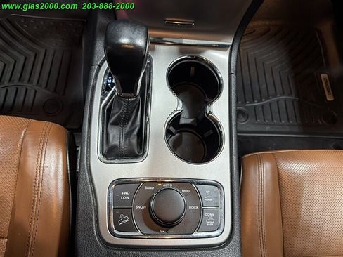 Used 2020 Jeep Grand Cherokee Overland AWD/4WD image 31