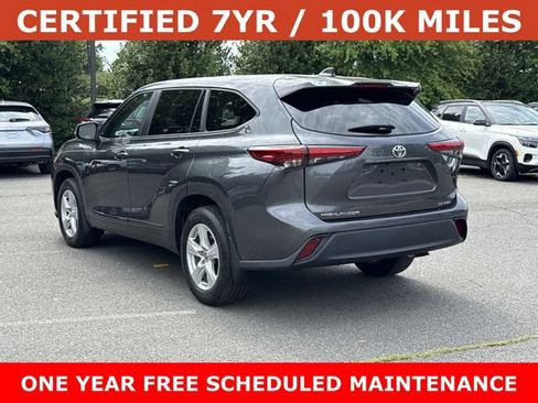 Used 2023 Toyota Highlander LE AWD/4WD image 4