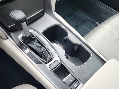 Used 2020 Honda Accord EX image 26