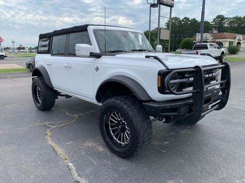 Used 2022 Ford Bronco Outer Banks w/ Sasquatch Package AWD/4WD image 5