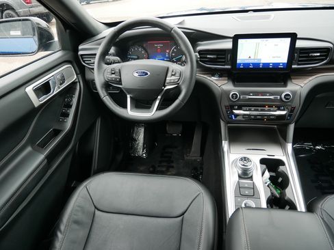 Certified 2020 Ford Explorer Limited AWD/4WD image 9