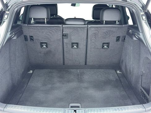 Used 2021 Porsche Macan S image 12