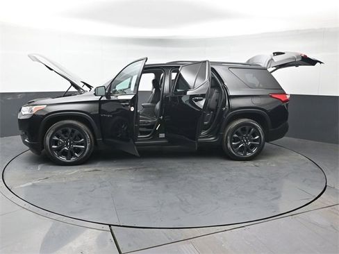 Used 2020 Chevrolet Traverse RS w/ LPO, Floor Liner Package image 46