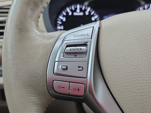 Certified 2018 Nissan Altima 2.5 SV w/ 2.5 SV Technology Package FWD image 16
