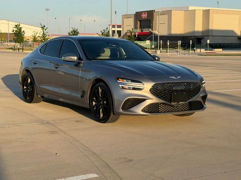 Used 2022 Genesis G70 3.3T RWD image 3