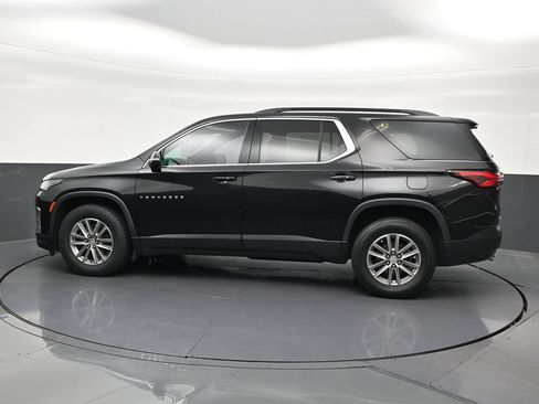 Used 2023 Chevrolet Traverse LT FWD image 2
