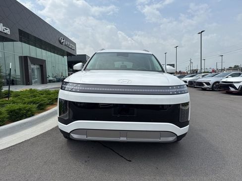 New 2026 Hyundai Ioniq 9 S image 2