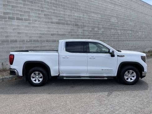 Used 2022 GMC Sierra 1500 SLE AWD/4WD image 3