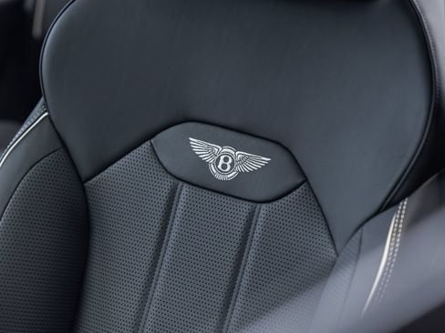 Used 2023 Bentley Bentayga AWD/4WD image 26