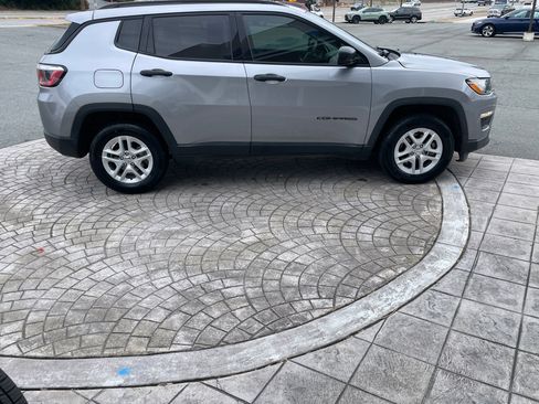 Used 2018 Jeep Compass Sport image 10