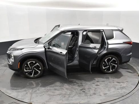 Used 2024 Mitsubishi Outlander FWD image 7