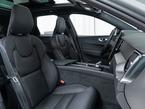 New 2026 Volvo XC60 B5 Ultra w/ Climate Package AWD/4WD image 22