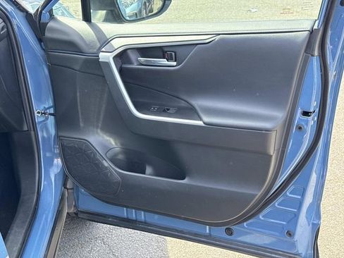 Used 2022 Toyota RAV4 XSE AWD/4WD image 8