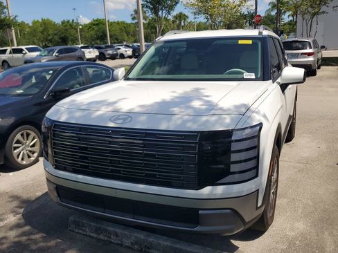 Used 2026 Hyundai Palisade SEL FWD image 3