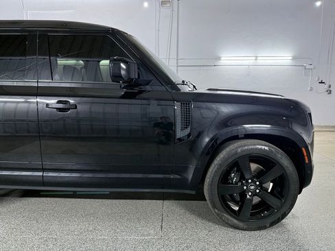 Used 2023 Land Rover Defender 110 V8 AWD/4WD image 5