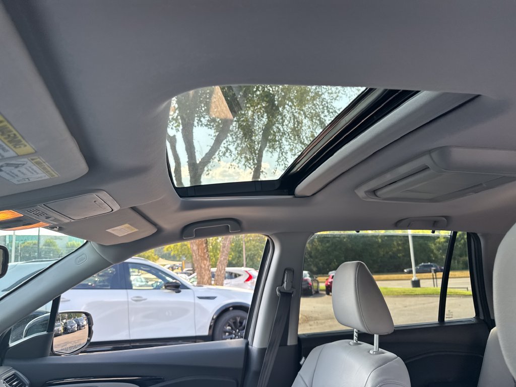 Used 2016 Honda Pilot Touring image 21