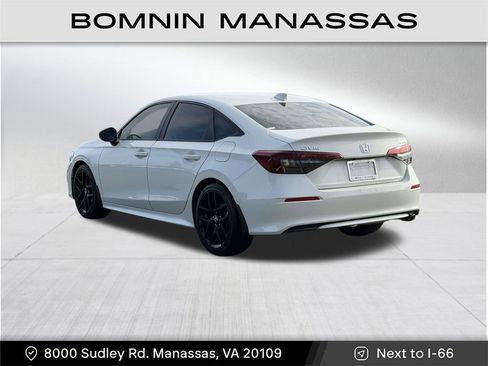 Used 2025 Honda Civic Sport image 4