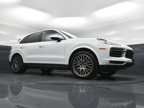 Certified 2022 Porsche Cayenne S Platinum AWD/4WD image 28