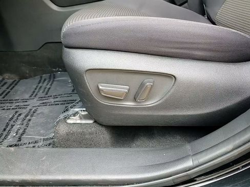 Certified 2023 Toyota Highlander LE image 21