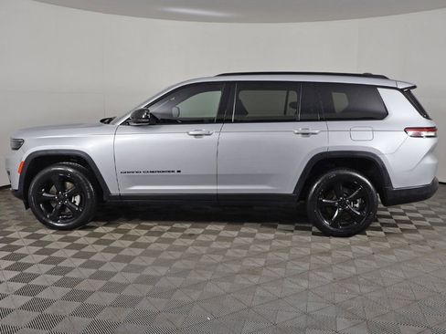 Used 2023 Jeep Grand Cherokee L Laredo image 17