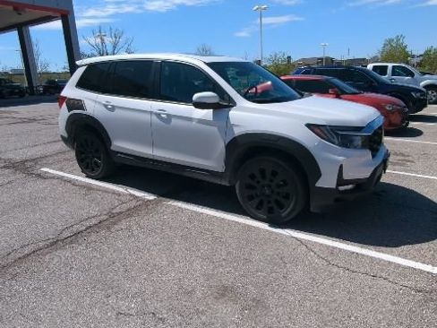 Used 2023 Honda Passport EX-L image 16