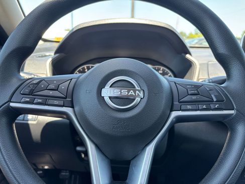 Used 2025 Nissan Altima 2.5 SV FWD image 28