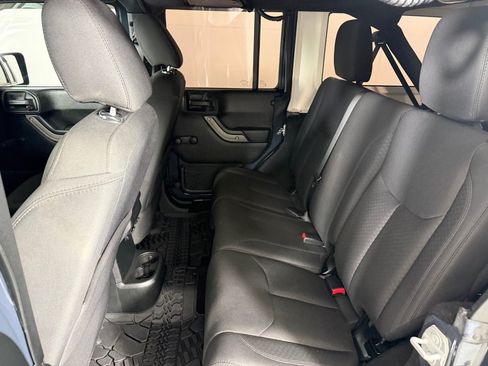 Used 2018 Jeep Wrangler Unlimited Sport AWD/4WD image 16