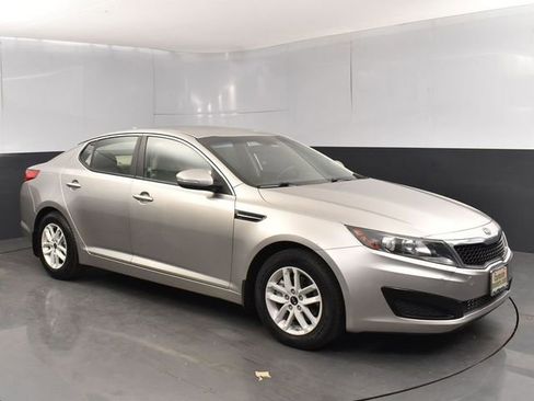 Used 2011 Kia Optima LX FWD image 1