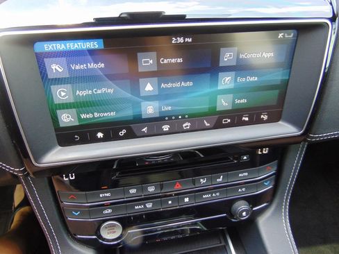 Used 2017 Jaguar F-PACE S AWD/4WD image 22