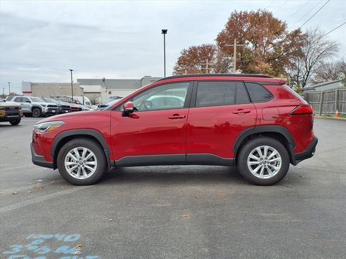 Certified 2022 Toyota Corolla Cross LE w/ Moonroof Package image 25