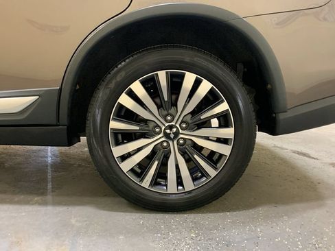 Used 2019 Mitsubishi Outlander SE AWD/4WD image 20