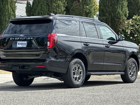 New 2026 Ford Expedition Active RWD image 4