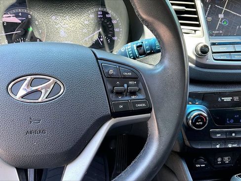 Used 2018 Hyundai Tucson SEL Plus FWD image 11