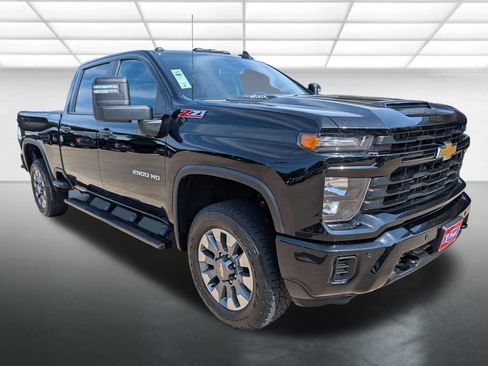 Used 2025 Chevrolet Silverado 2500 Custom w/ Custom Value Package AWD/4WD image 1