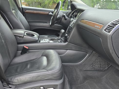 Used 2011 Audi Q7 3.0T Premium image 24