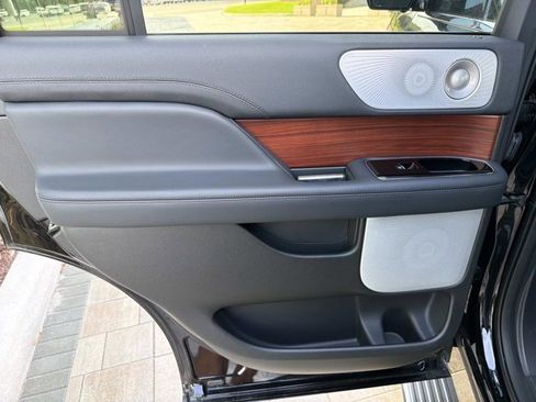 Certified 2023 Lincoln Navigator Reserve image 17