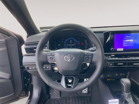 Used 2026 Toyota Camry SE image 12