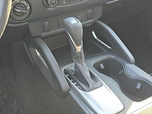 Used 2023 Nissan Frontier SV image 19