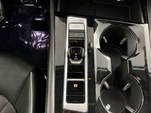 Used 2024 Volkswagen Atlas SEL Premium R-Line image 22