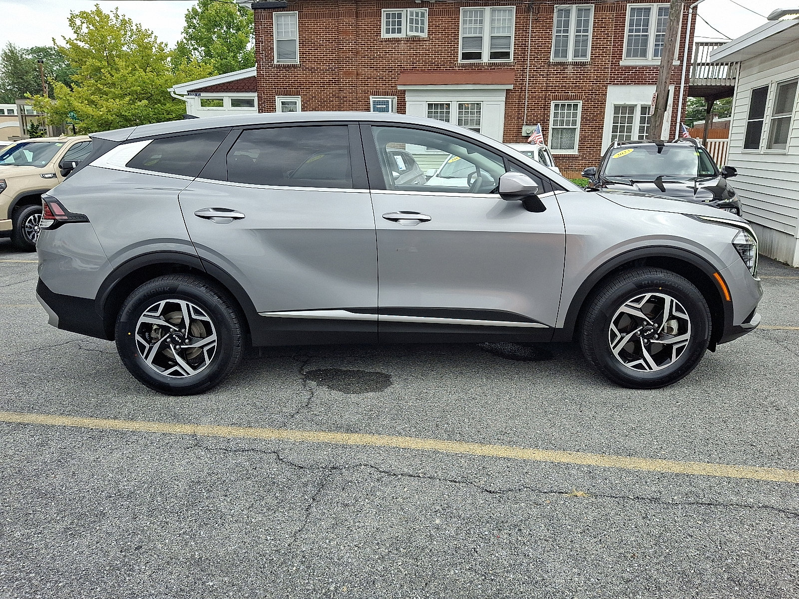 Used 2024 Kia Sportage LX AWD/4WD image 7