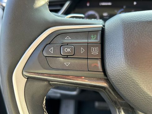 Certified 2023 Jeep Grand Cherokee Laredo w/ Luxury Tech Group I image 18