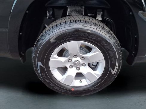 New 2026 RAM 1500 4x4 Crew Cab image 9