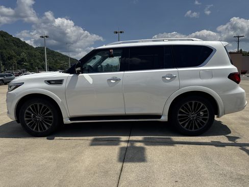 Used 2021 INFINITI QX80 Premium Select w/ All-Season Package AWD/4WD image 4