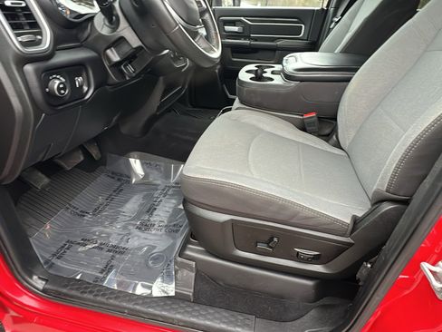 Used 2024 RAM 2500 Big Horn w/ Bed Utility Group image 16